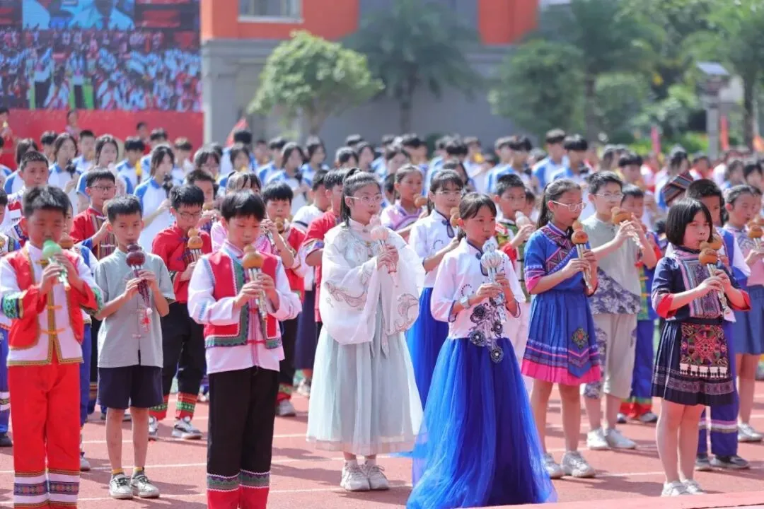执笔为剑赢中考,追光逐梦向未来|贺州外国语学校举行初三毕业典礼暨壮行仪式-第60张图片-四季读书网