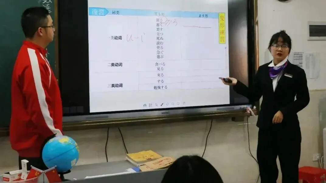 执笔为剑赢中考,追光逐梦向未来|贺州外国语学校举行初三毕业典礼暨壮行仪式-第67张图片-四季读书网