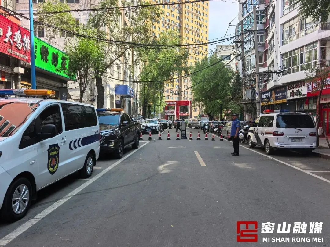 中考首日!我市学子奔赴考场 执笔逐梦赴韶华-第6张图片-四季读书网