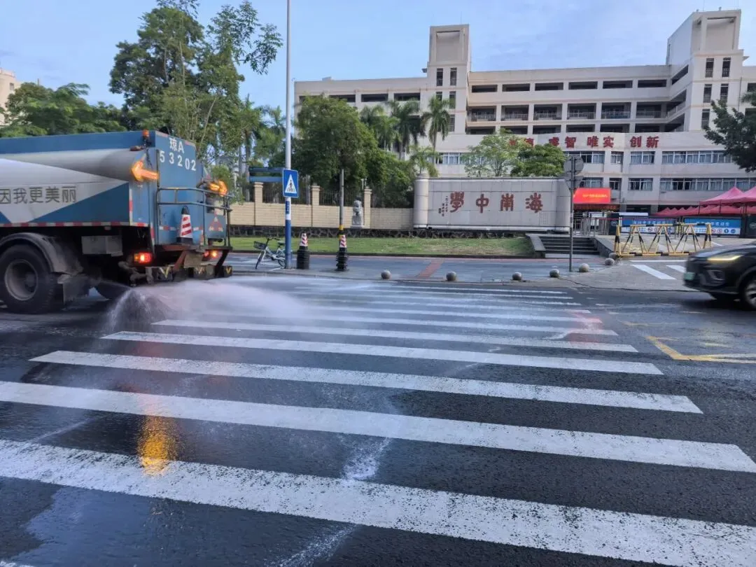 精细环卫守初心,静音护航中考路-第35张图片-四季读书网
