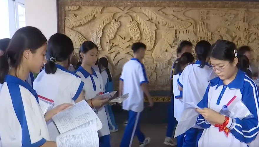 2026年海南中考今日开考 乐东5265名考生应考-第4张图片-四季读书网