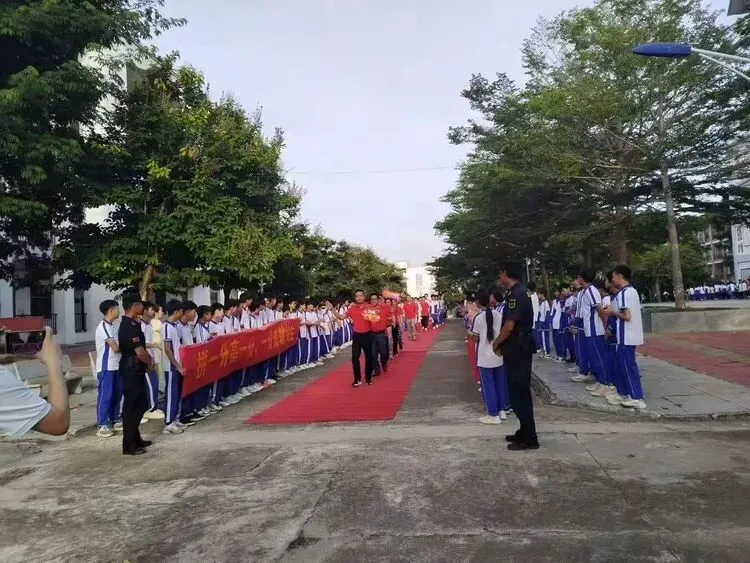 安全守护,中考保障-第1张图片-四季读书网