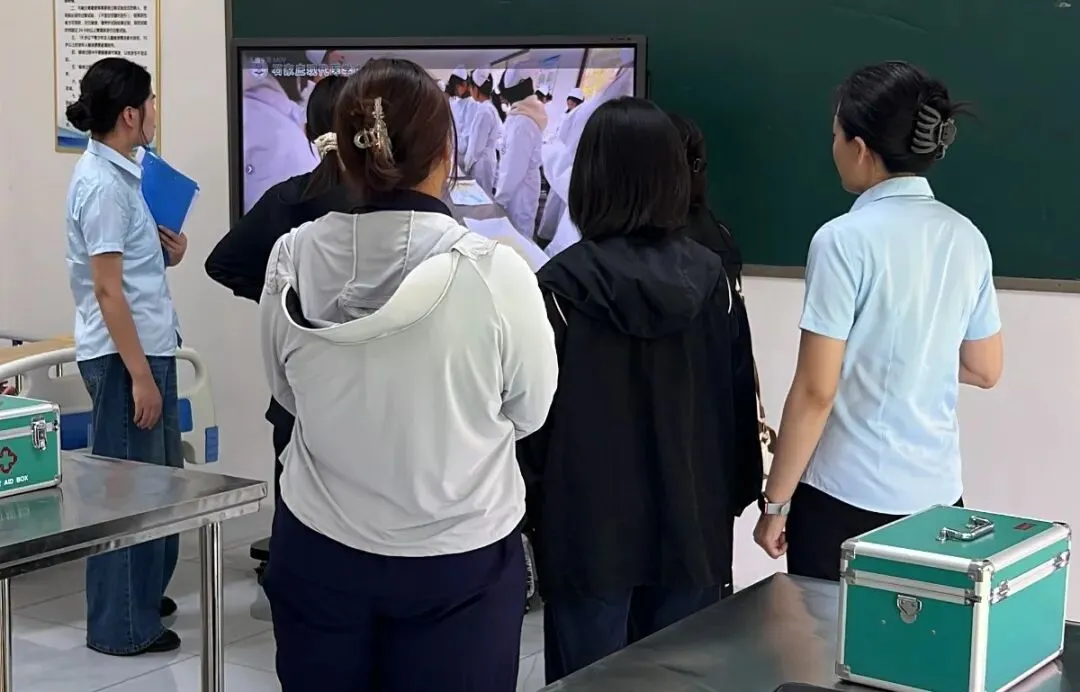 中考后同学和家长们访校热情高涨!我校开放日现场人气爆满!-第5张图片-四季读书网