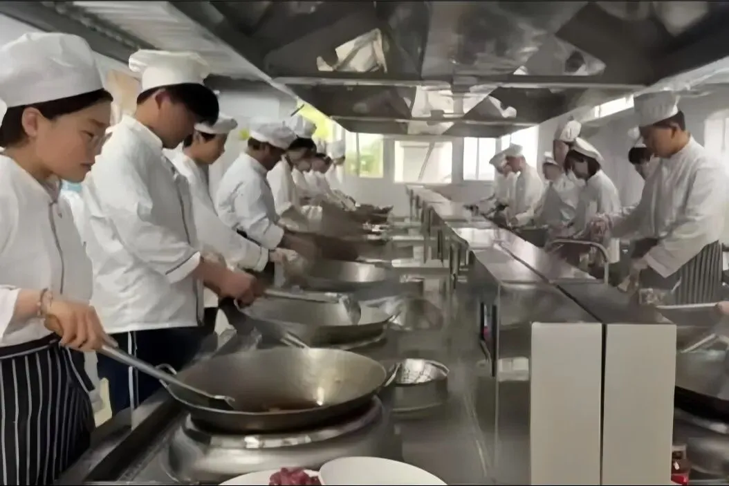 写给中考后选择的你|字里行间,许你一个值得奔赴的未来-第24张图片-四季读书网