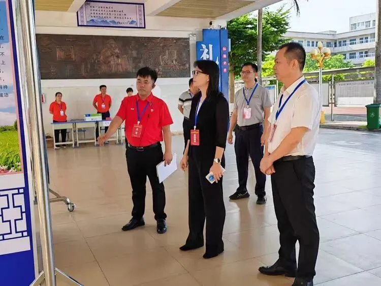 温情护航逐梦路,壮志扬帆赴中考——屯昌县红旗中学中考首日纪实-第3张图片-四季读书网