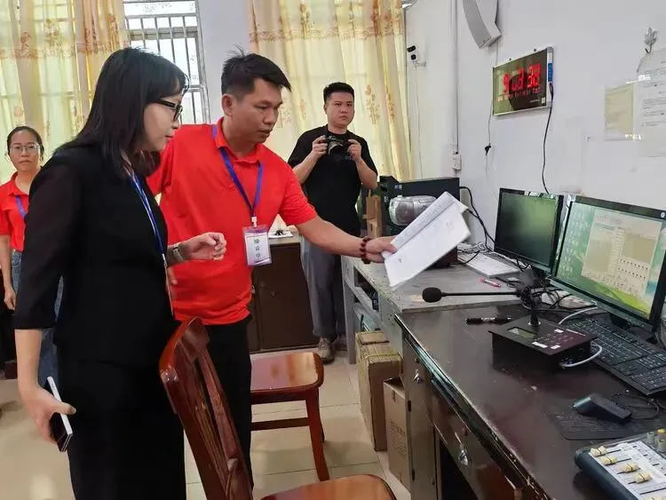温情护航逐梦路,壮志扬帆赴中考——屯昌县红旗中学中考首日纪实-第4张图片-四季读书网