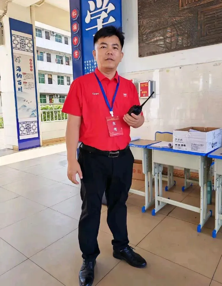 温情护航逐梦路,壮志扬帆赴中考——屯昌县红旗中学中考首日纪实-第7张图片-四季读书网