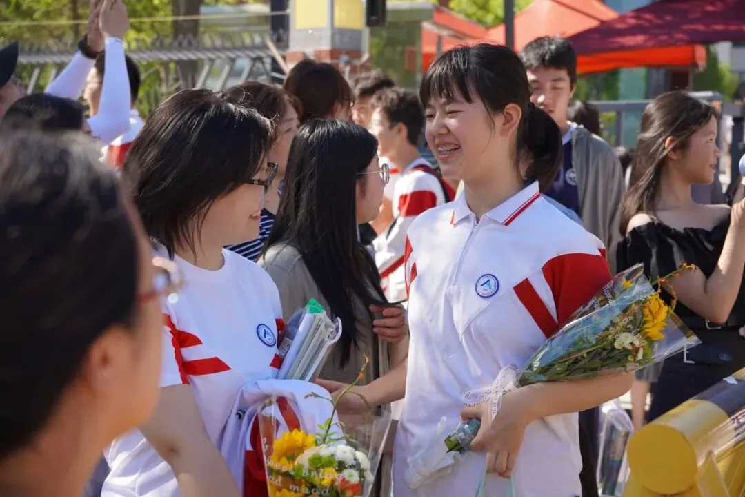 中考圆满收官!盛夏铃响,亦城少年奔赴新的山海-第7张图片-四季读书网