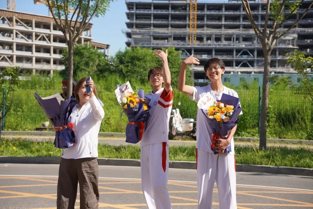 中考圆满收官!盛夏铃响,亦城少年奔赴新的山海-第8张图片-四季读书网
