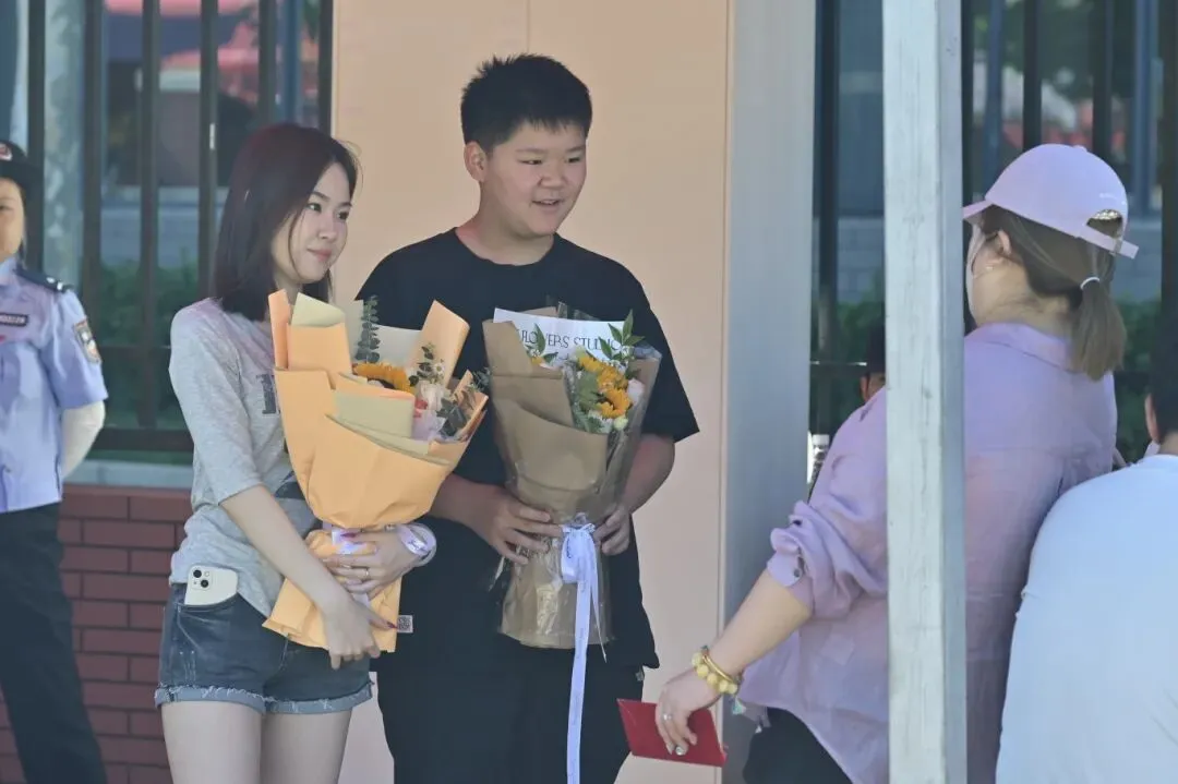 中考圆满收官!盛夏铃响,亦城少年奔赴新的山海-第12张图片-四季读书网