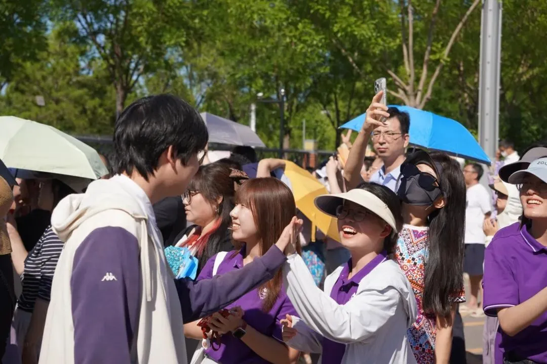 中考圆满收官!盛夏铃响,亦城少年奔赴新的山海-第18张图片-四季读书网
