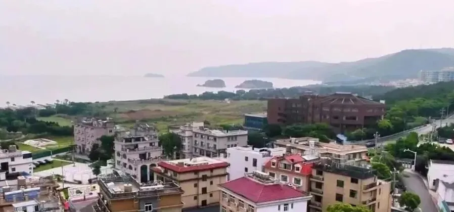 全国第一个取消中考分流的城市,出现了!家长圈沸腾,我却想起那个告了学校的高中生……-第7张图片-四季读书网