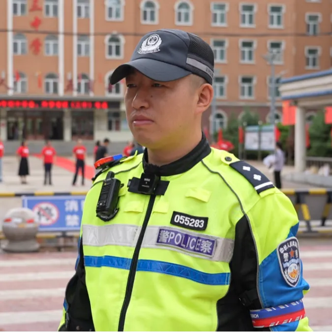 义警同心护中考 警民携手筑坦途——同江市江城义警队全力护航学子逐梦路-第3张图片-四季读书网