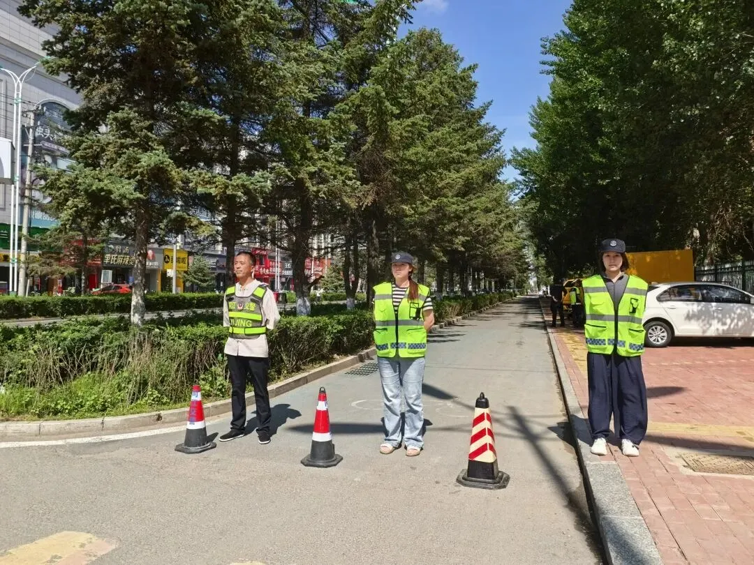 义警同心护中考 警民携手筑坦途——同江市江城义警队全力护航学子逐梦路-第8张图片-四季读书网