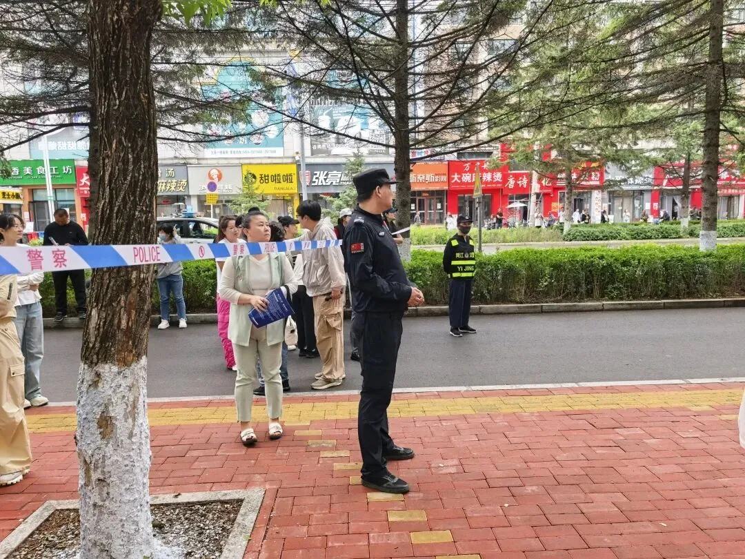 义警同心护中考 警民携手筑坦途——同江市江城义警队全力护航学子逐梦路-第14张图片-四季读书网