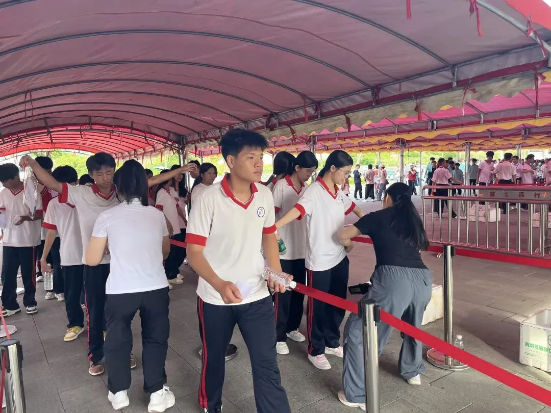 2026年陵水考区中考平稳有序开考-第3张图片-四季读书网