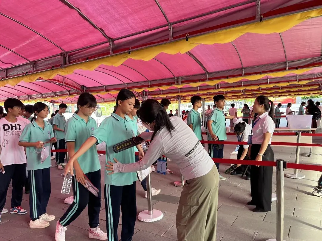 2026年陵水考区中考平稳有序开考-第4张图片-四季读书网