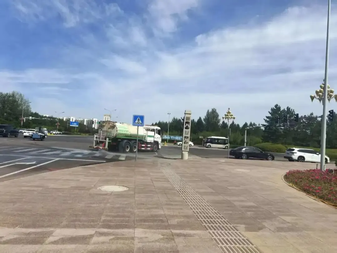 护航中考、洁净相伴——康巴什市政环卫公司全力做好中考考点环境卫生保障工作-第4张图片-四季读书网