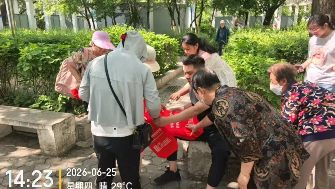 中考护航 Day2|校长亲临线下答疑 + 同步线上直播,万通全程为考生家长保驾护航-第26张图片-四季读书网
