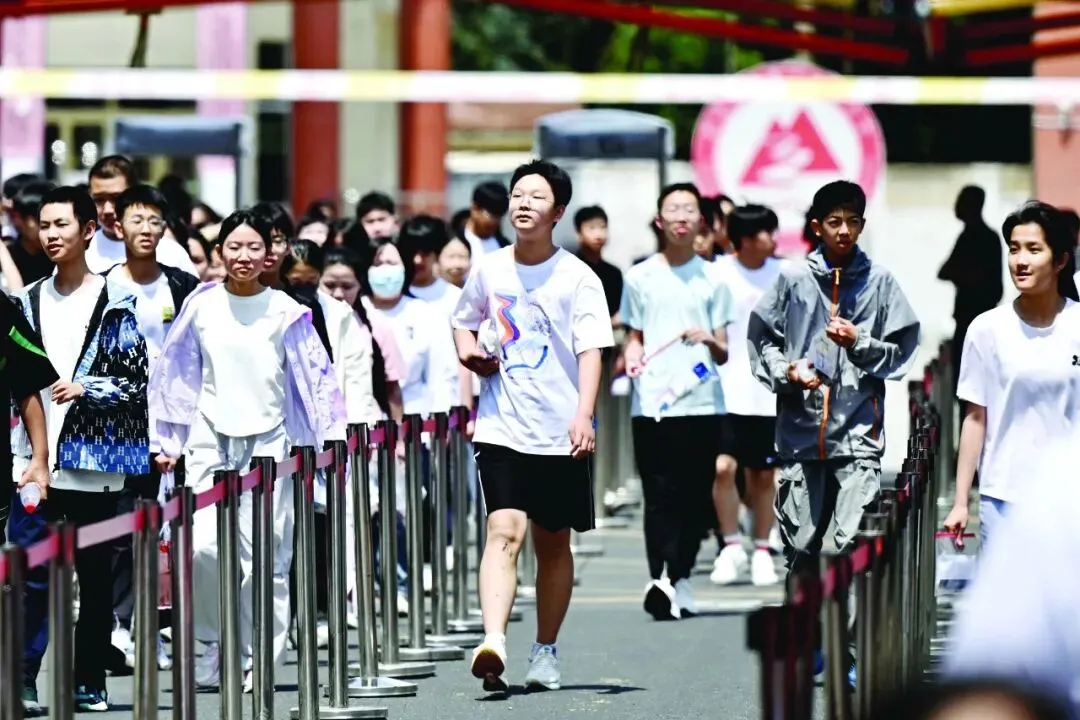中考见闻∣您是不突然发现,自己的孩子长大了……-第3张图片-四季读书网
