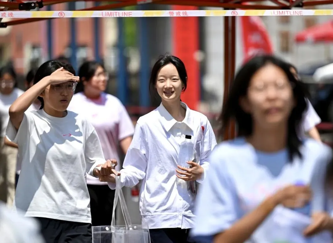 中考见闻∣您是不突然发现,自己的孩子长大了……-第5张图片-四季读书网