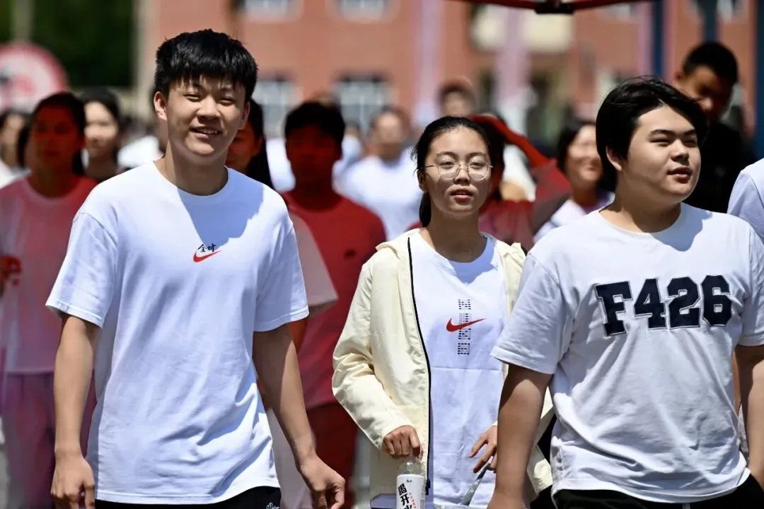 中考见闻∣您是不突然发现,自己的孩子长大了……-第6张图片-四季读书网