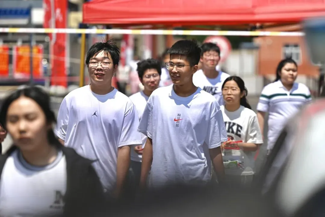 中考见闻∣您是不突然发现,自己的孩子长大了……-第7张图片-四季读书网