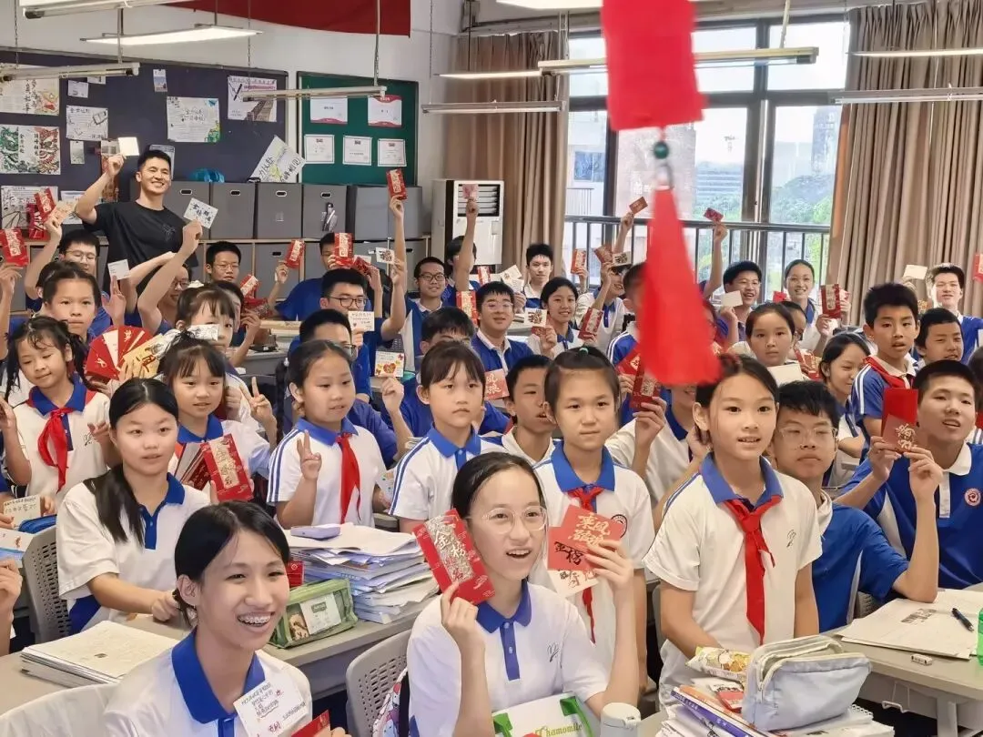 直击深圳中考首日!这些瞬间太暖心→-第20张图片-四季读书网