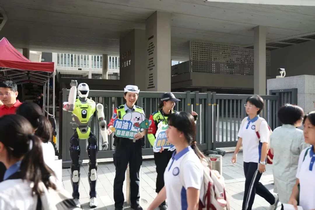 中考首日,科技警力齐上阵!解锁护考新模式→-第4张图片-四季读书网