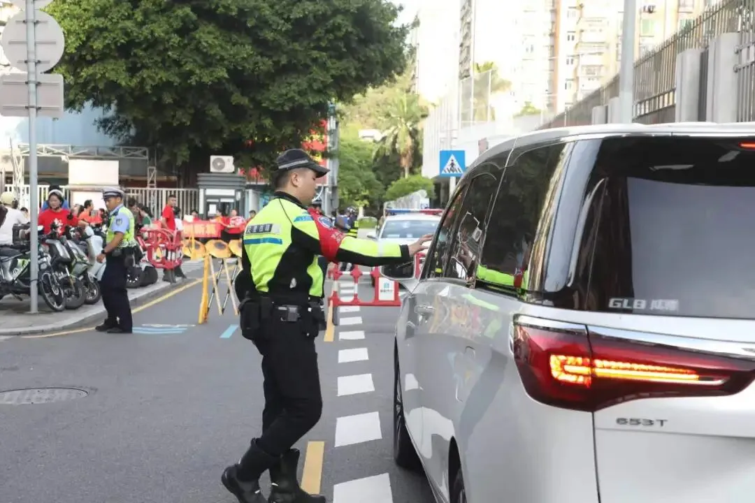 中考首日,科技警力齐上阵!解锁护考新模式→-第14张图片-四季读书网