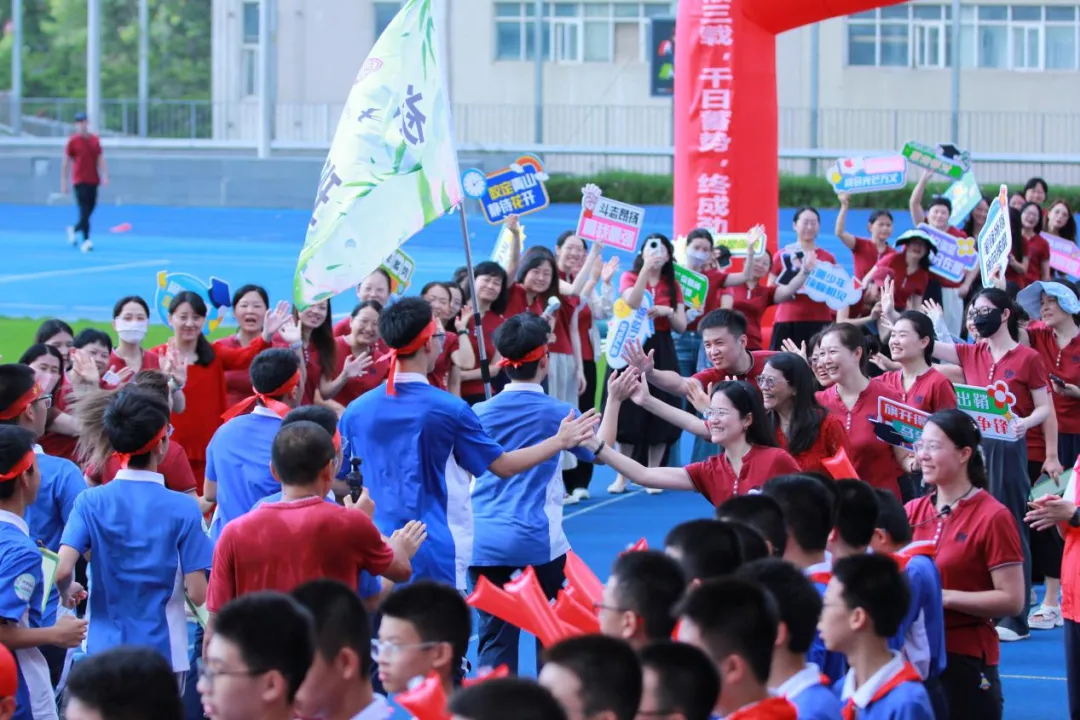 三程暖意,助力巅峰——红岭石厦中考暖心护航系列活动圆满收官-第43张图片-四季读书网