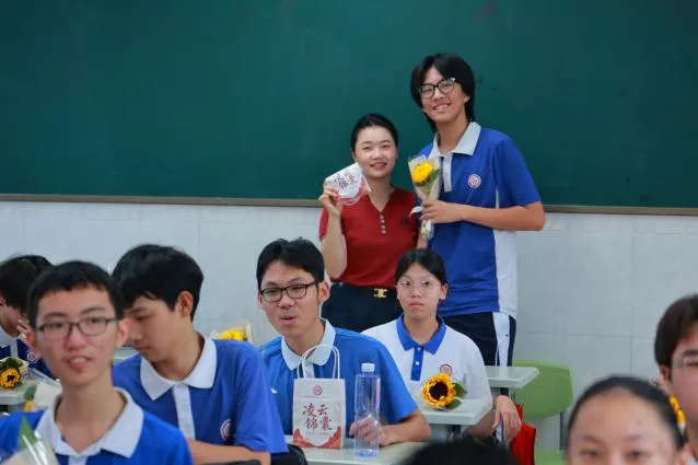 三程暖意,助力巅峰——红岭石厦中考暖心护航系列活动圆满收官-第67张图片-四季读书网