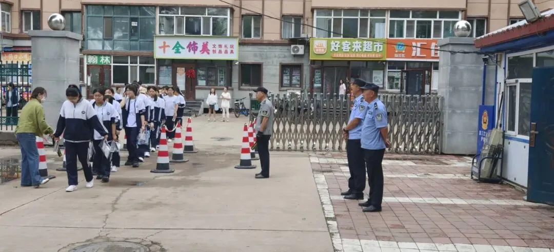 【校园新闻】多方联动护中考 校社同心筑保障-第5张图片-四季读书网