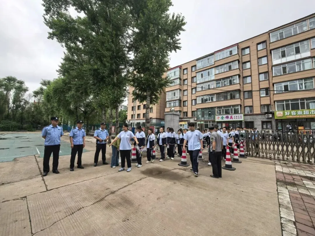 【校园新闻】多方联动护中考 校社同心筑保障-第6张图片-四季读书网