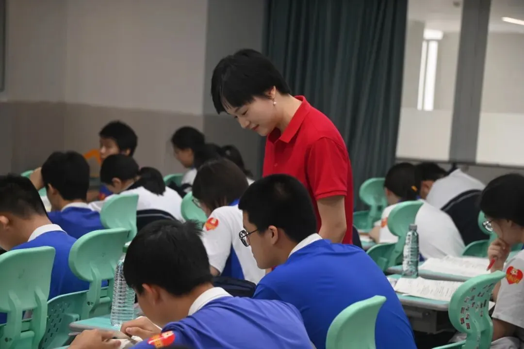 直击深圳中考首日,罗湖少年冲呀!-第18张图片-四季读书网