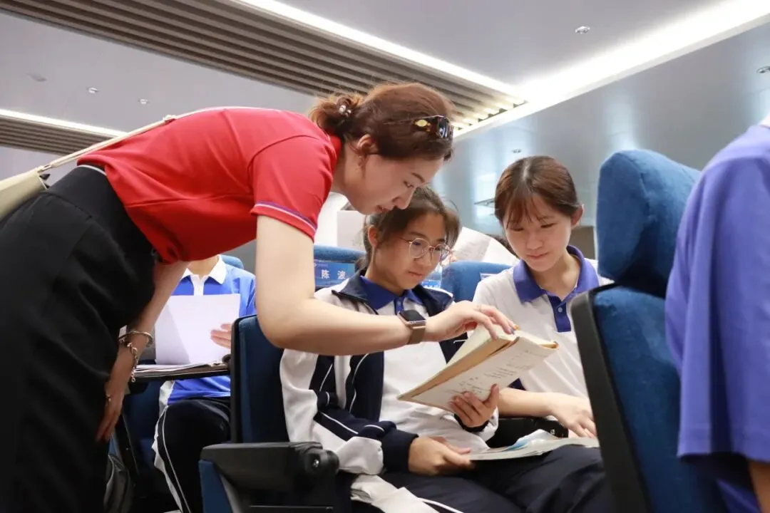 直击深圳中考首日,罗湖少年冲呀!-第20张图片-四季读书网