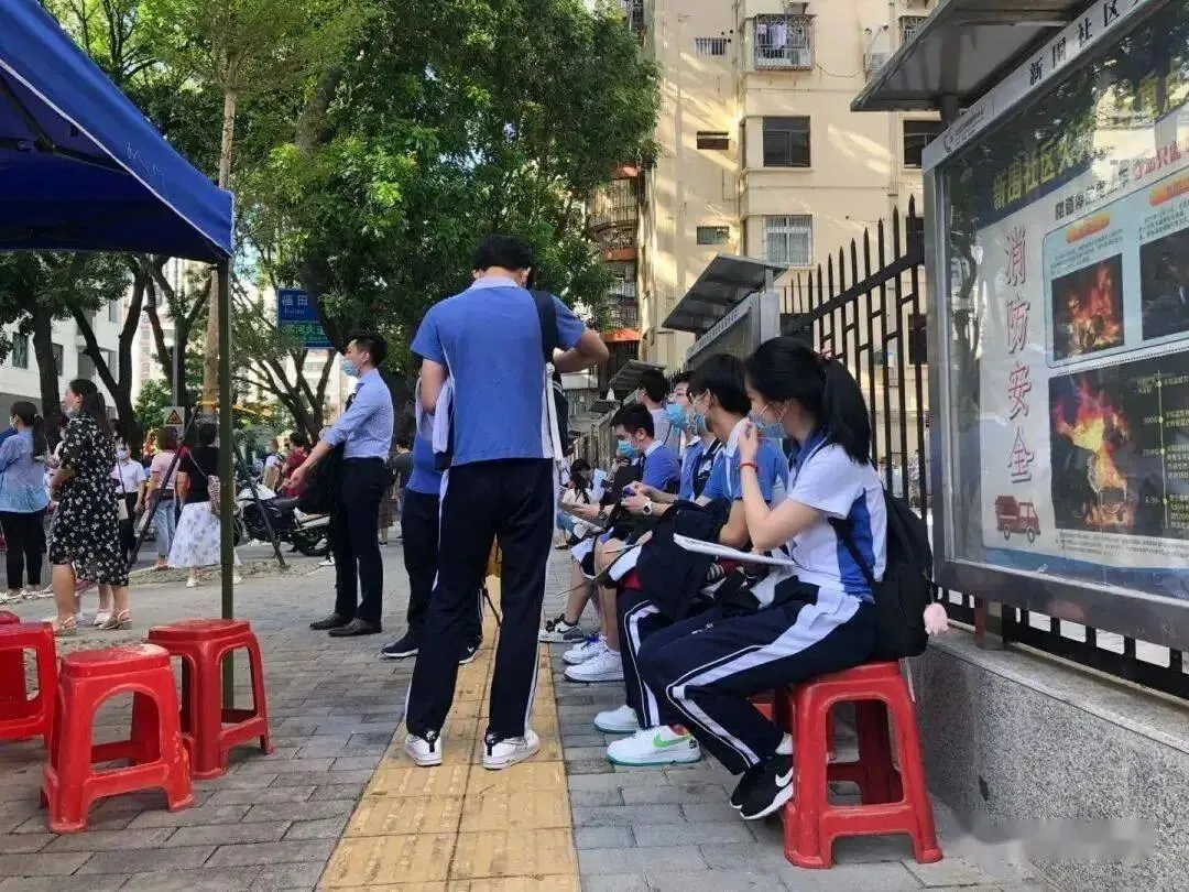 2026深圳中考今日开考!想考完中考出分再去香港插班?Band1名校名额早已抢空,手握香港身份也救不了-第1张图片-四季读书网