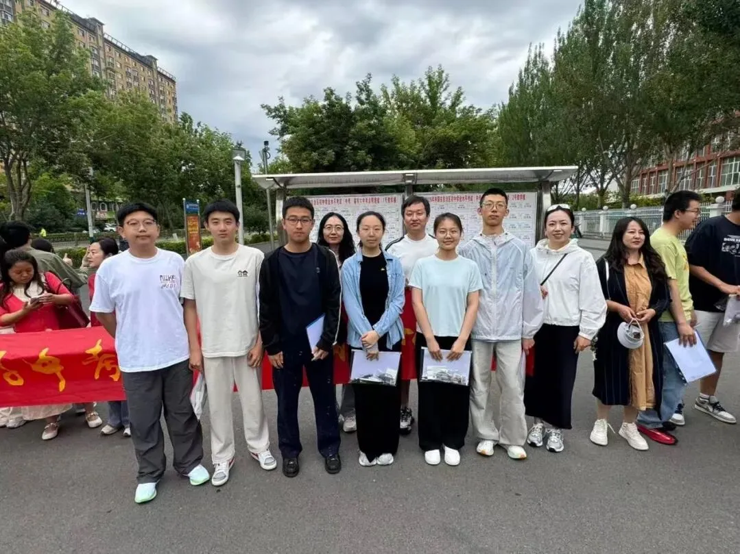 暖心送考 静待花开|锡市一中教师中考送考纪实-第6张图片-四季读书网