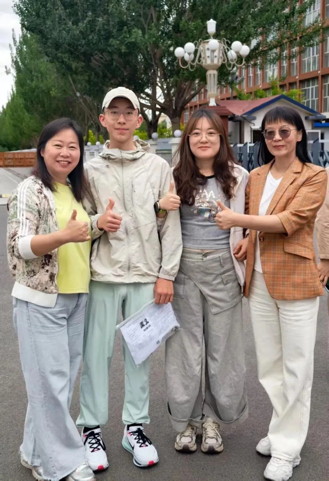暖心送考 静待花开|锡市一中教师中考送考纪实-第9张图片-四季读书网
