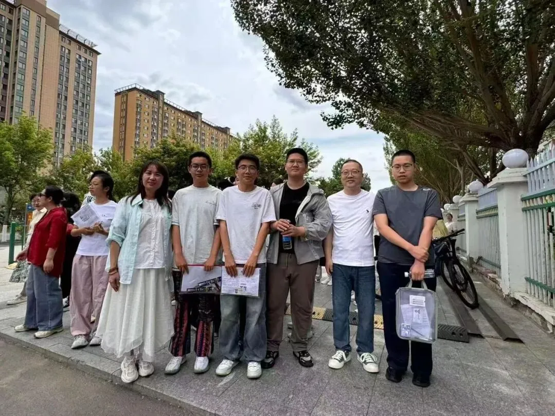 暖心送考 静待花开|锡市一中教师中考送考纪实-第17张图片-四季读书网
