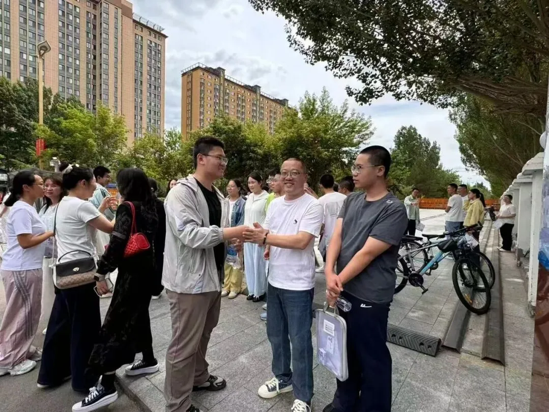 暖心送考 静待花开|锡市一中教师中考送考纪实-第18张图片-四季读书网