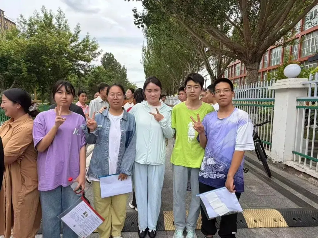 暖心送考 静待花开|锡市一中教师中考送考纪实-第20张图片-四季读书网