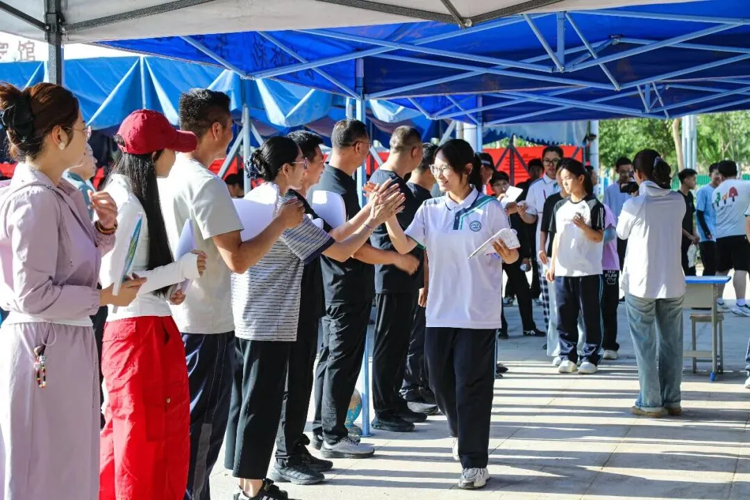 中考今日启幕!阿拉善少年们加油!-第6张图片-四季读书网