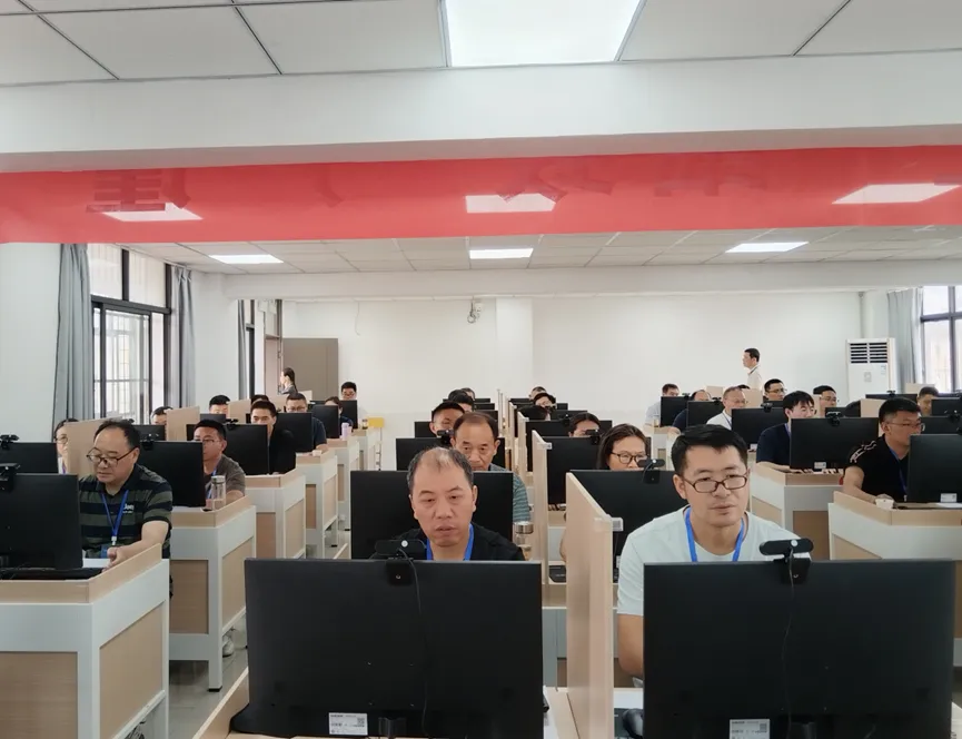 直击中考阅卷现场:12万余份答卷的公正守护-第5张图片-四季读书网