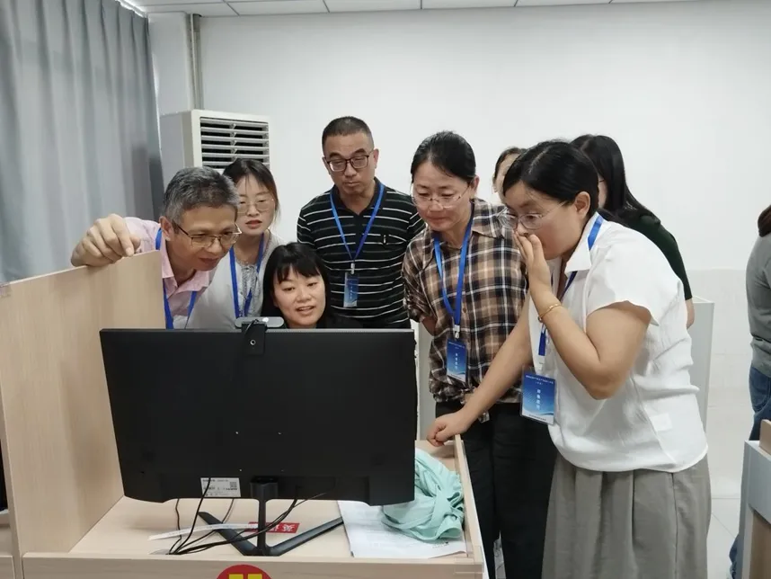直击中考阅卷现场:12万余份答卷的公正守护-第6张图片-四季读书网