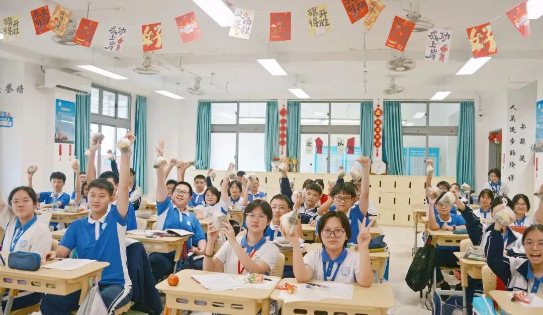 以青春之名,赴梦想之约!直击福田中考首日-第8张图片-四季读书网