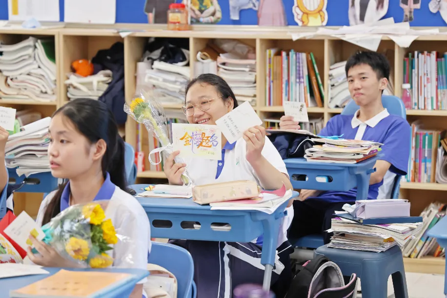 以青春之名,赴梦想之约!直击福田中考首日-第15张图片-四季读书网