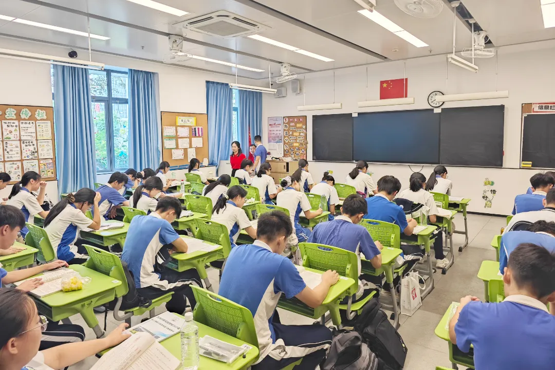 以青春之名,赴梦想之约!直击福田中考首日-第46张图片-四季读书网