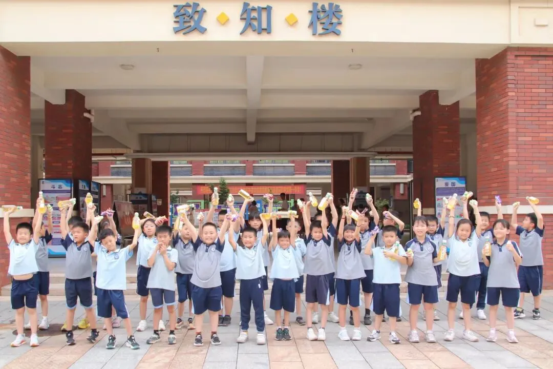 小学学子送祝福,初三中考创辉煌——童心寄期许,肇庆华赋萌娃暖心助力-第9张图片-四季读书网