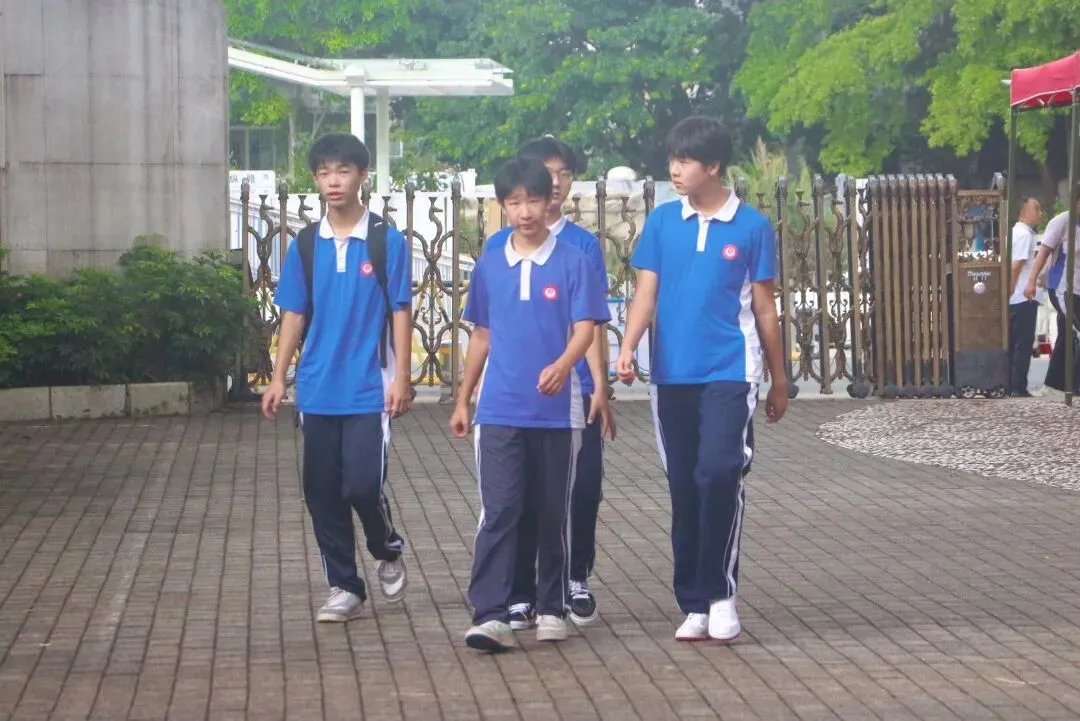 中考首日 | 执笔战中考 少年启华章-第30张图片-四季读书网